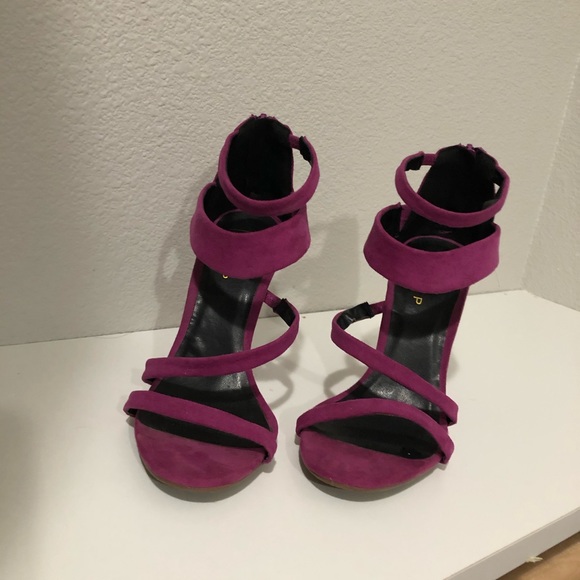 SOLD already - Lola Shoetique shoes - Picture 2 of 2